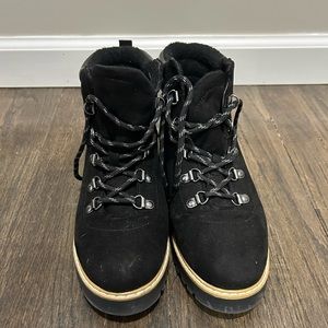 Sonoma size 8 hiking style booties